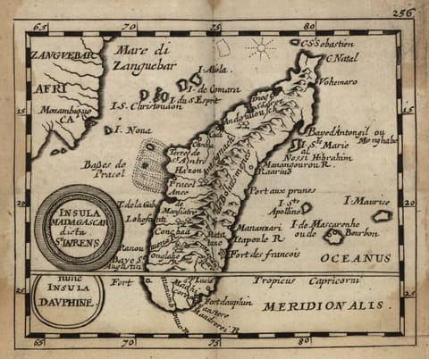A small engraved seventeenth-century French map of the island of Madagascar, elongated north to south, with place names along both coasts and a decorative title cartouche.